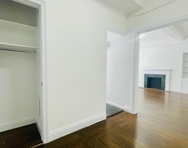 W 55th Street - Photo Thumbnail 4