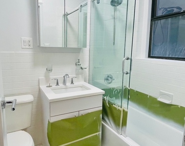 West 55th Street - Photo Thumbnail 7