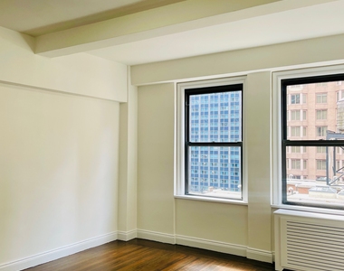 W 55th Street - Photo Thumbnail 9