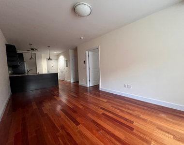 83-30 Kew Gardens Road - Photo Thumbnail 4