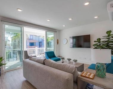 834 Santa Barbara Pl - Photo Thumbnail 14