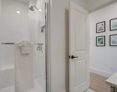 834 Santa Barbara Pl - Photo Thumbnail 24