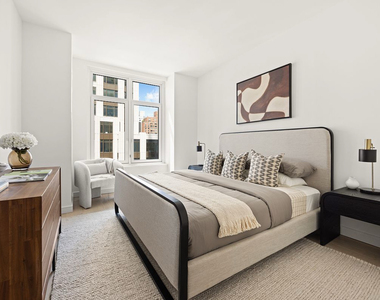 East 83rd Street - Photo Thumbnail 4