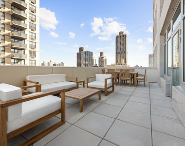 East 83rd Street - Photo Thumbnail 13