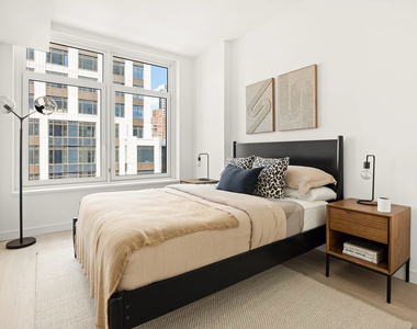 East 83rd Street - Photo Thumbnail 7