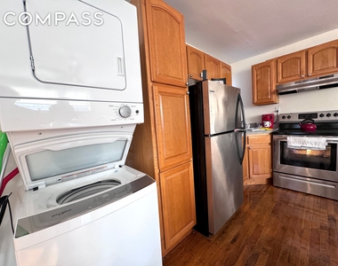 4 Gotham Ave - Photo Thumbnail 2
