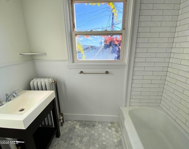 38 State Street - Photo Thumbnail 11
