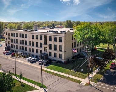 591 Terrace Boulevard - Photo Thumbnail 0
