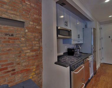 East 13th Street - Photo Thumbnail 4