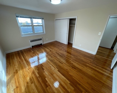 154-80 71st Avenue - Photo Thumbnail 18