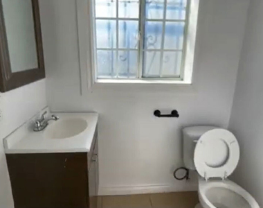 1284 W 38th Street - Photo Thumbnail 11