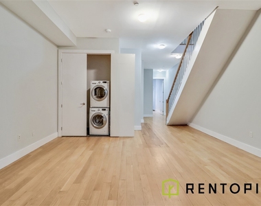 34 Meserole Street - Photo Thumbnail 9