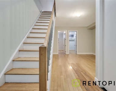 34 Meserole Street - Photo Thumbnail 8