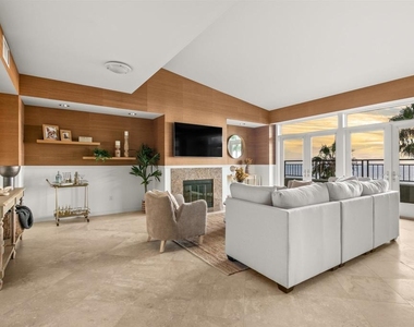 5430 La Jolla Boulevard - Photo Thumbnail 7