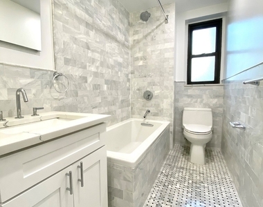 East 48th Street - Photo Thumbnail 2