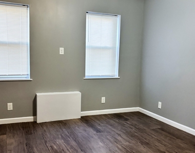 21-14 29th Avenue - Photo Thumbnail 3