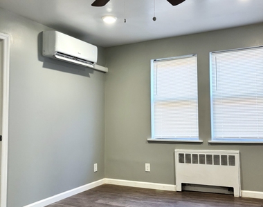 21-14 29th Avenue - Photo Thumbnail 2