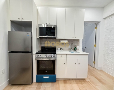322 East 11th Street - Photo Thumbnail 2