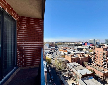 132-26 Avery Avenue - Photo Thumbnail 12