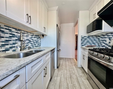132-26 Avery Avenue - Photo Thumbnail 7