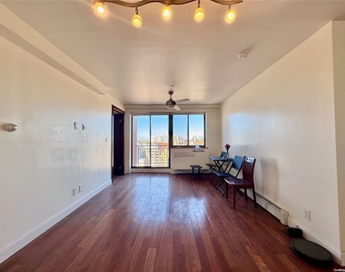 132-26 Avery Avenue - Photo Thumbnail 1