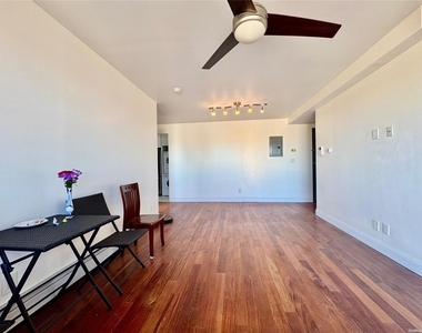 132-26 Avery Avenue - Photo Thumbnail 2