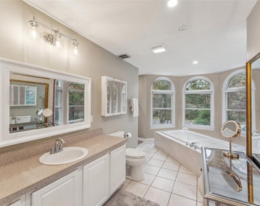 1 Candace Drive - Photo Thumbnail 11