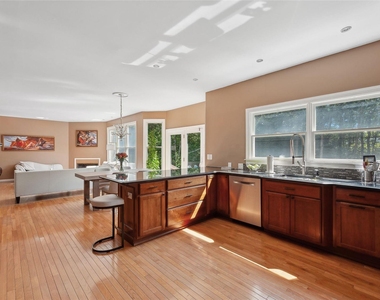 1 Candace Drive - Photo Thumbnail 6