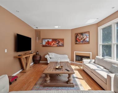 1 Candace Drive - Photo Thumbnail 4