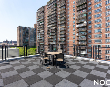 90 Manhattan Avenue - Photo Thumbnail 8
