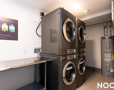 90 Manhattan Avenue - Photo Thumbnail 7