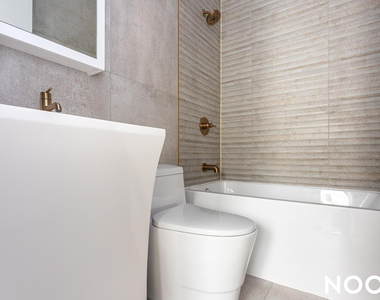 90 Manhattan Avenue - Photo Thumbnail 4