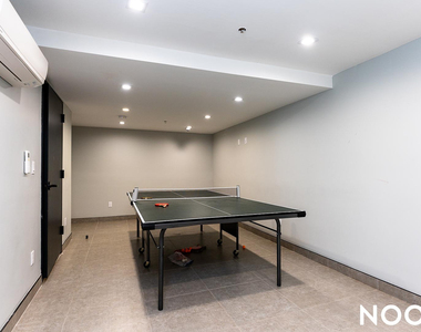 90 Manhattan Avenue - Photo Thumbnail 3