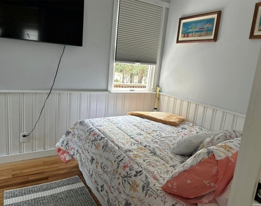 415 Dehnhoff Walk - Photo Thumbnail 8