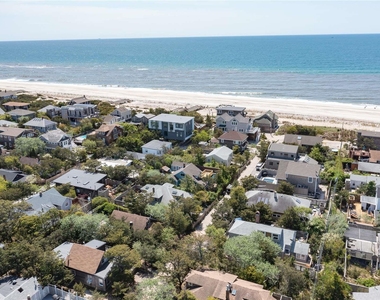 415 Dehnhoff Walk - Photo Thumbnail 1