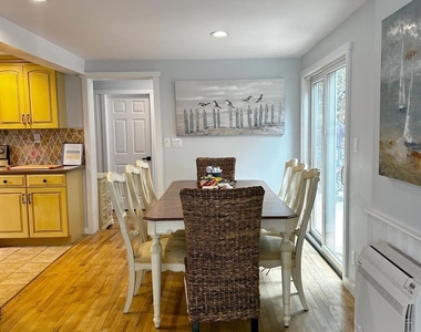 415 Dehnhoff Walk - Photo Thumbnail 4