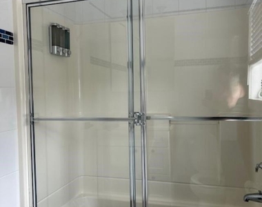 415 Dehnhoff Walk - Photo Thumbnail 21