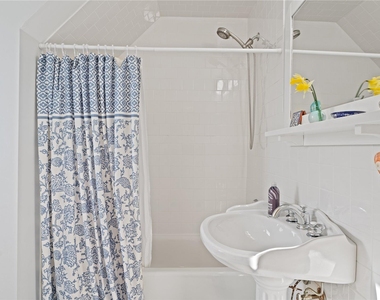 21 Summit Boulevard - Photo Thumbnail 14
