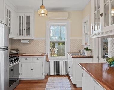 21 Summit Boulevard - Photo Thumbnail 8