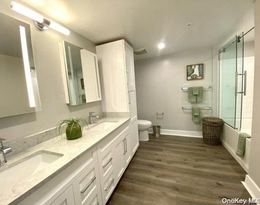 100 Glen Street - Photo Thumbnail 6