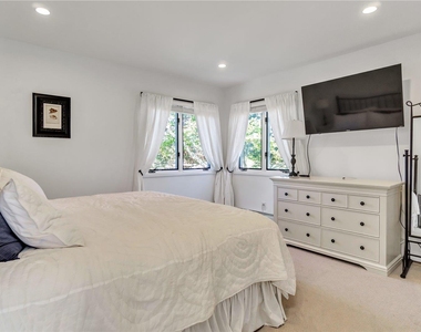 19 Rogers Lane - Photo Thumbnail 11