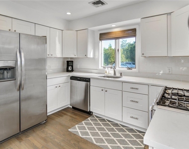 19 Rogers Lane - Photo Thumbnail 6