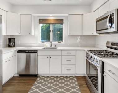 19 Rogers Lane - Photo Thumbnail 7