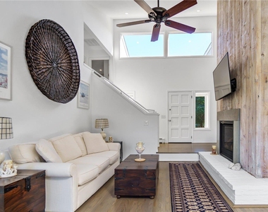 19 Rogers Lane - Photo Thumbnail 4