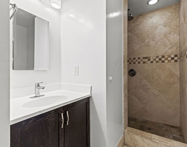 1033 6th Street - Photo Thumbnail 4