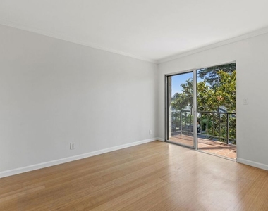 1033 6th Street - Photo Thumbnail 6