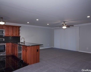 143 Overlook Drive - Photo Thumbnail 4