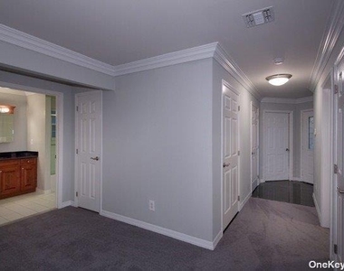143 Overlook Drive - Photo Thumbnail 8