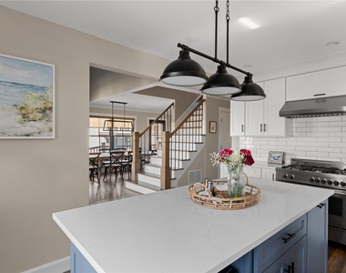 181 Wilmot Road - Photo Thumbnail 9