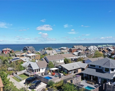 181 Wilmot Road - Photo Thumbnail 2